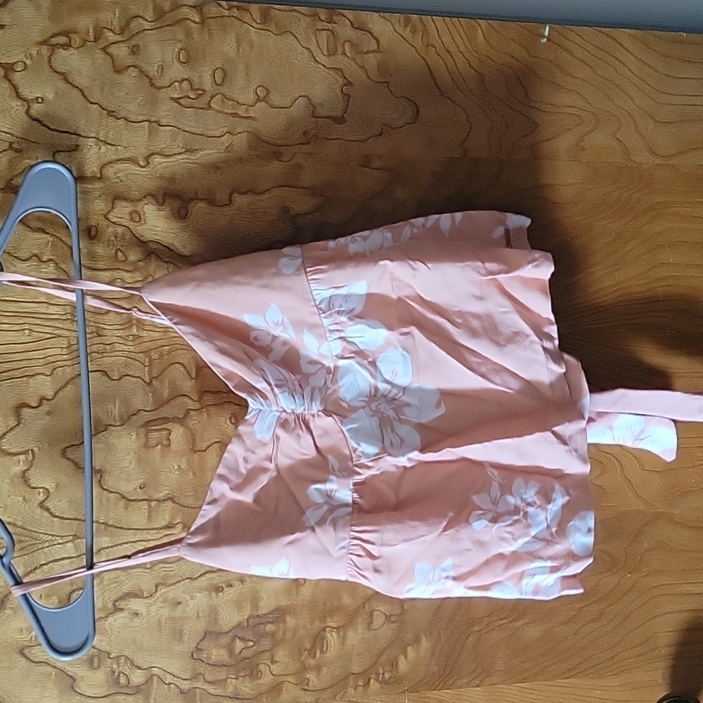 Volcom Summer crop top and skirt set
